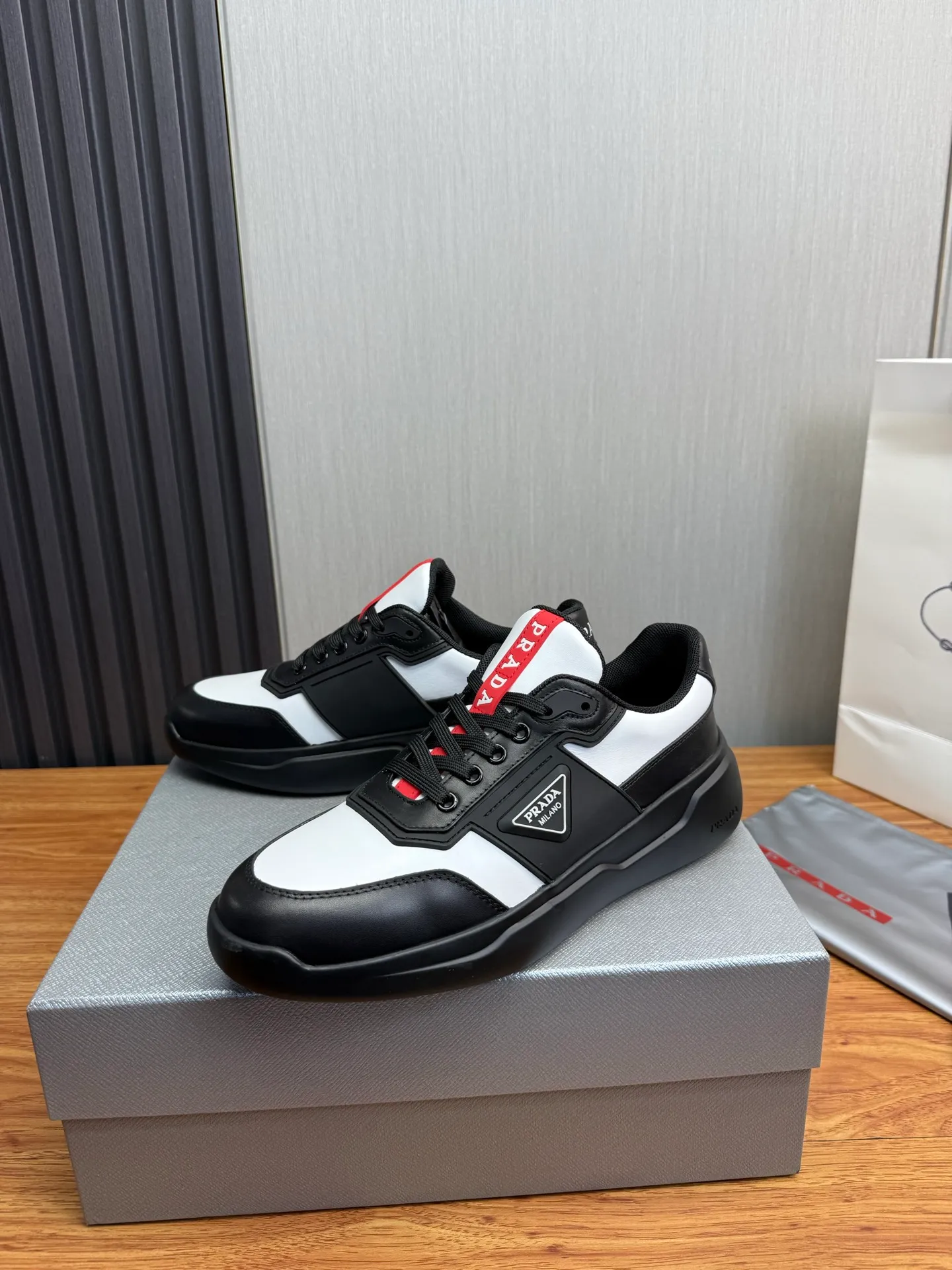 Factory price 600💰 [PRADA] Popular items in men's shoe counters, synchronized with the official website, 1 high-quality shipment ✔️Original cowhide + cowhide lining, 1🆚1 replica, original sole, 38-45 (45 customized, non-refundable)